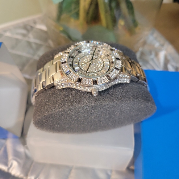 NIB VICTORIA WIECK DIAMOND PAVE STAINLESS STEEL WATCH ⌚️ Must ?‼️ main image 8